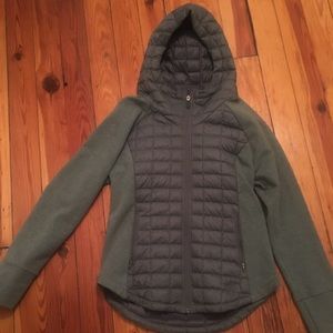 North face thermoball lightweight green jacket